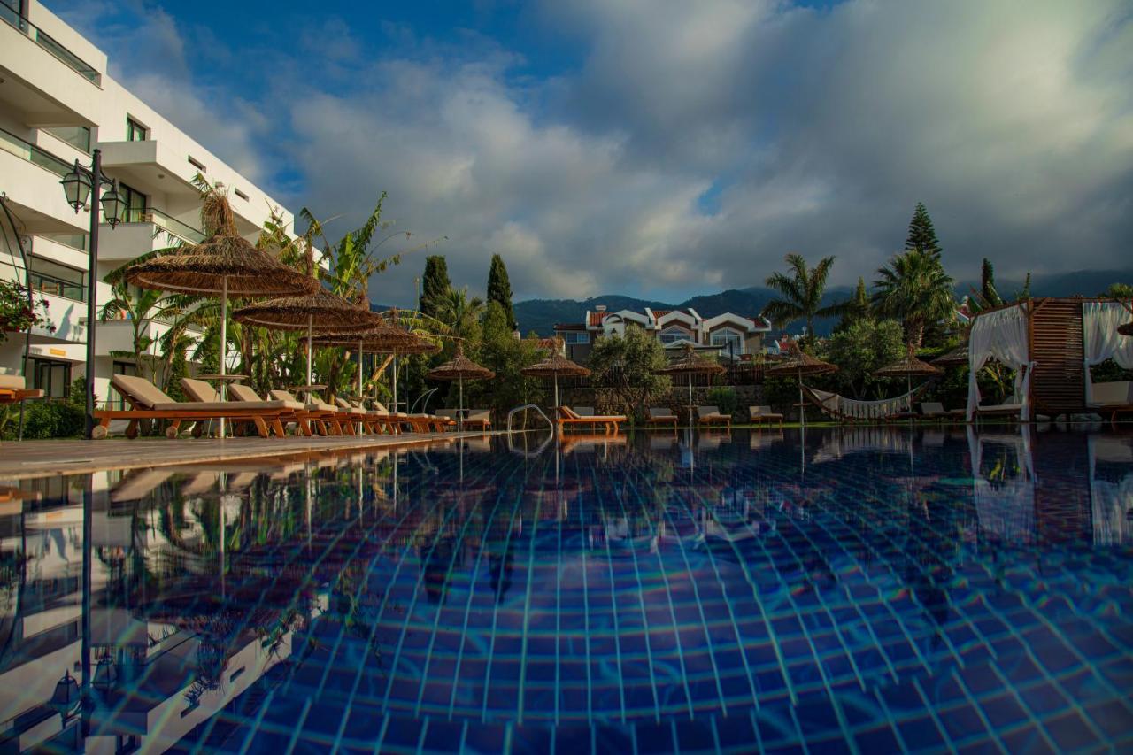 Palmonte Suites Hotel & Spa Karavas  Buitenkant foto
