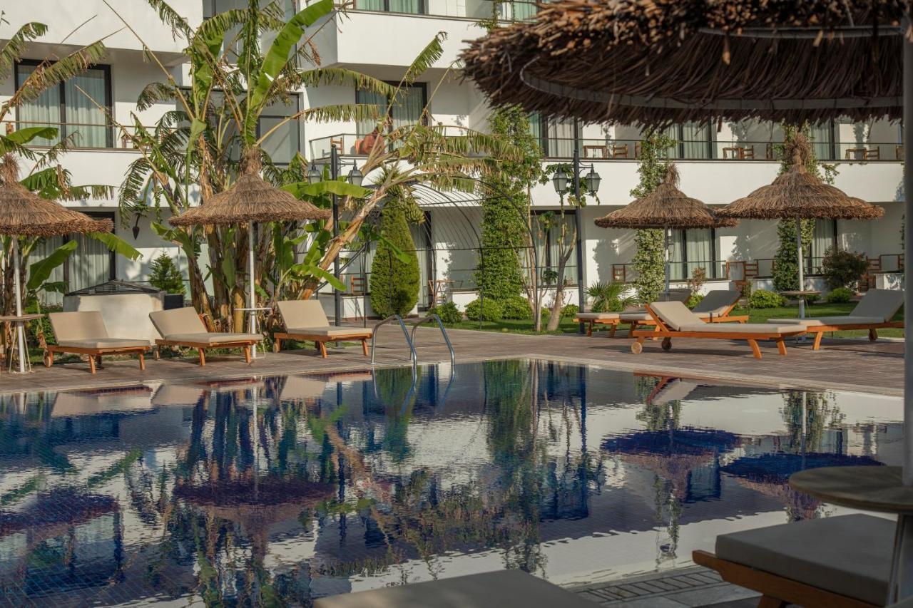 Palmonte Suites Hotel & Spa Karavas  Buitenkant foto