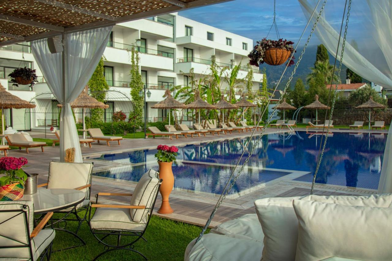 Palmonte Suites Hotel & Spa Karavas  Buitenkant foto